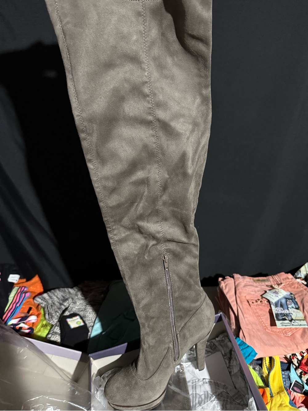 Jennifer Lopez Purple and Cream Shoe Box - Picture 2 of 10